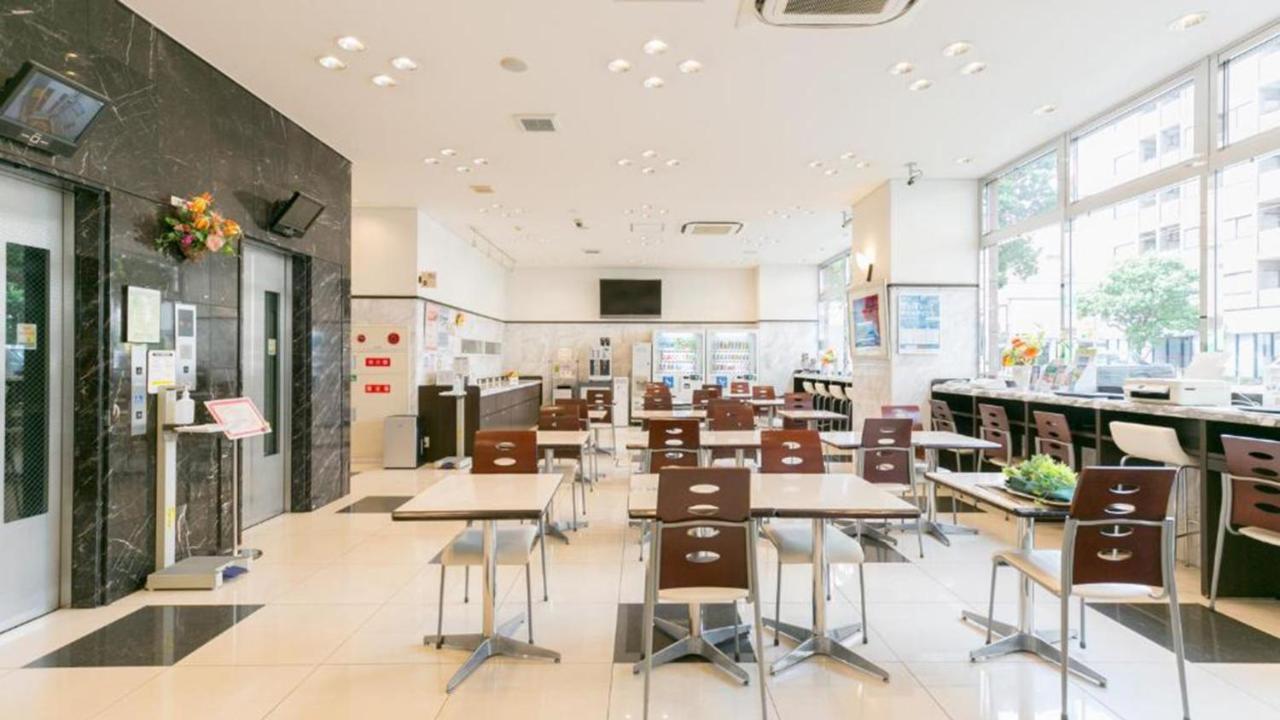 Toyoko Inn Toyohashi Eki Higashi Guchi Bagian luar foto