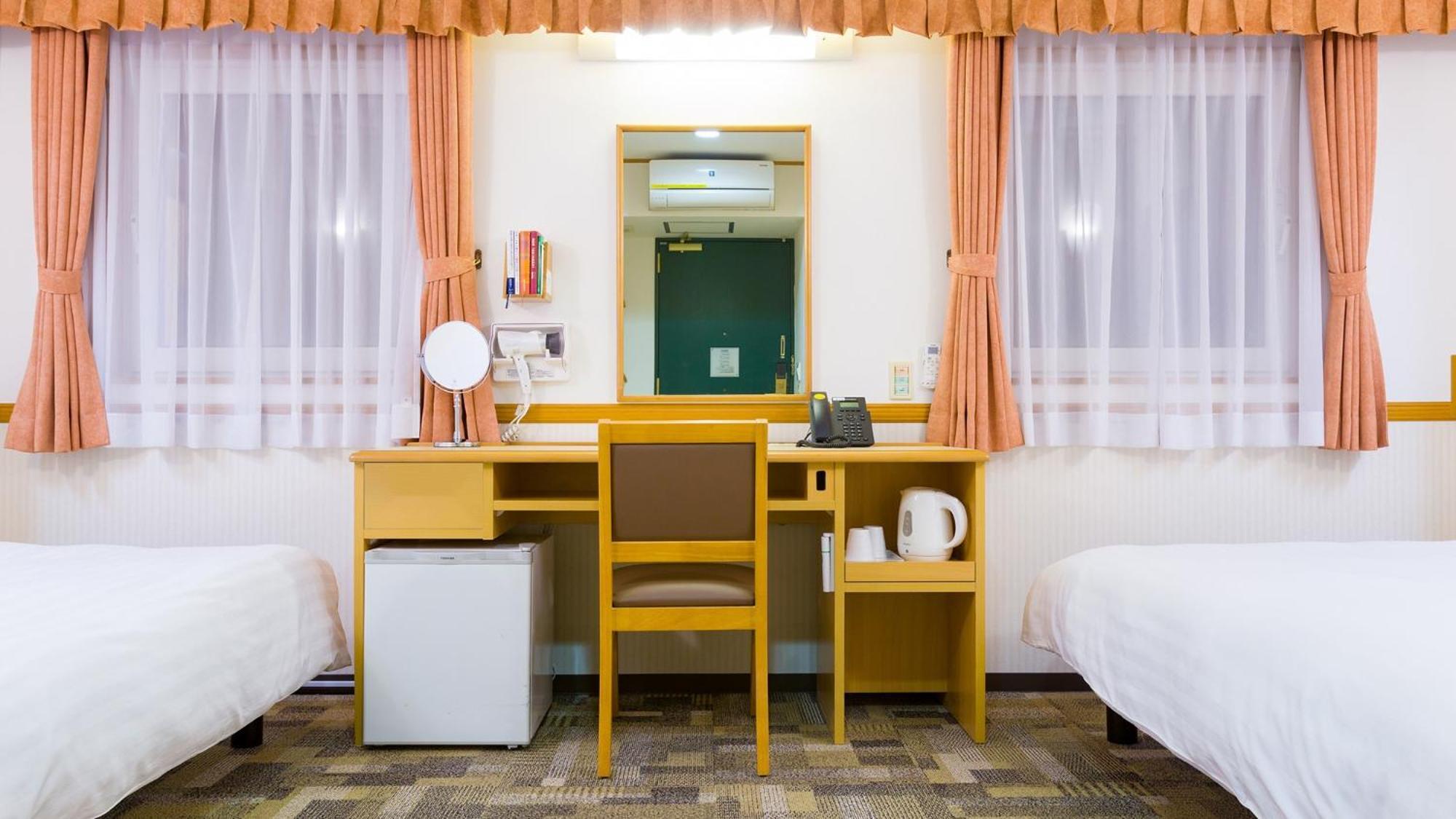Toyoko Inn Toyohashi Eki Higashi Guchi Ruang foto
