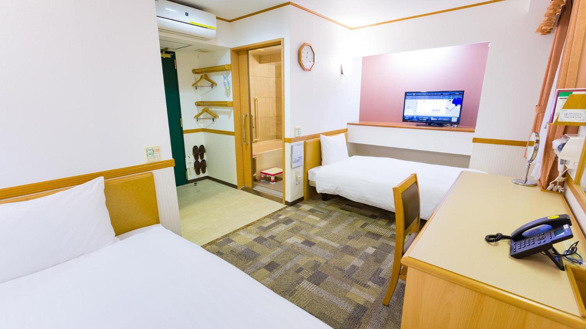 Toyoko Inn Toyohashi Eki Higashi Guchi Bagian luar foto